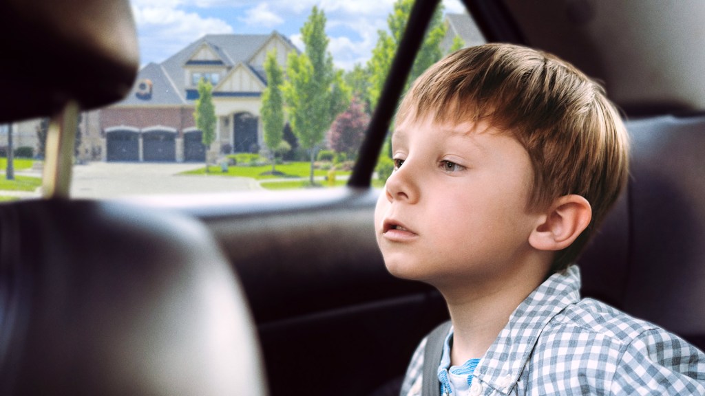 Drive Through Rich Neighborhood Exposes Dad’s Shortcomings As Provider