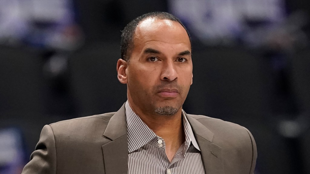 Mavericks GM Trades Away All Of Team’s Basketballs