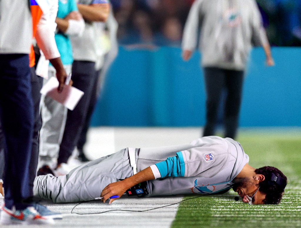 Mike McDaniel Coaches Game Lying Facedown On Sideline